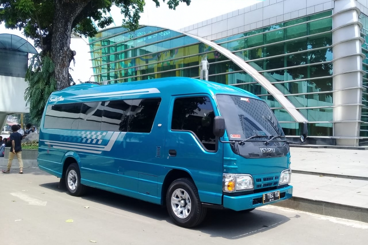 Sewa Mobil Elf Biru - Rental Mobil Elf