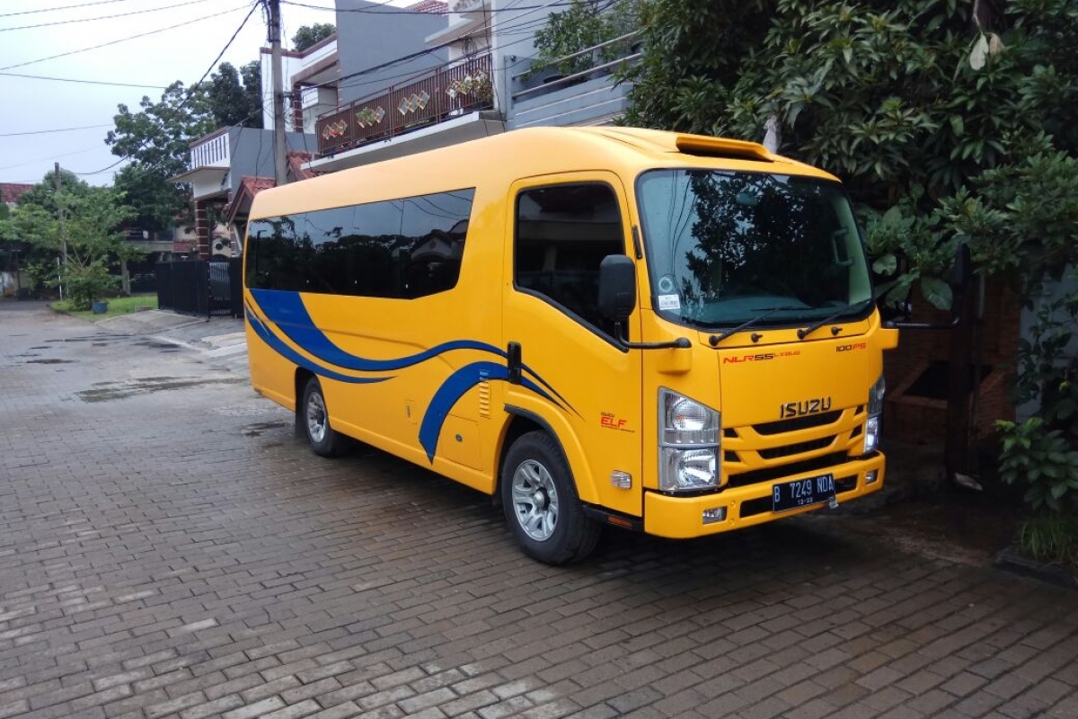 Sewa Mobil Elf Kuning Biru - Rental Mobil Elf