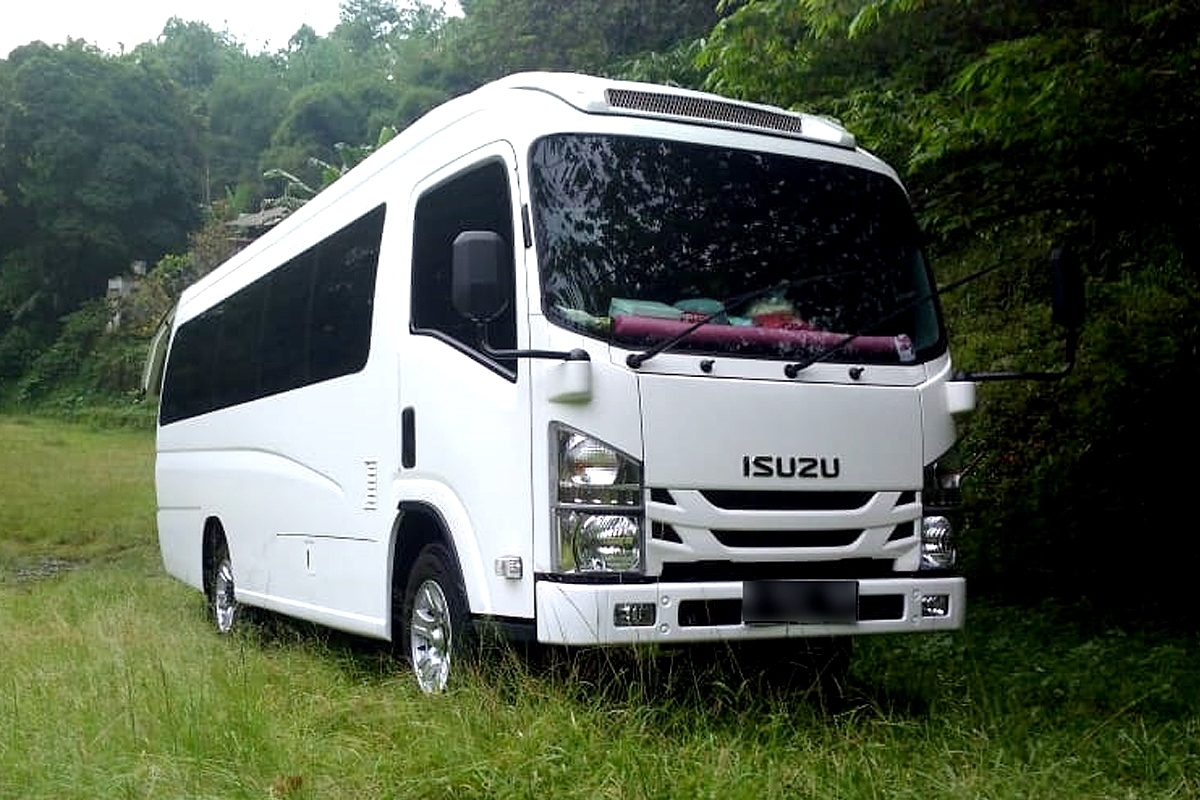 Sewa Mobil Elf Putih - Rental Mobil Elf