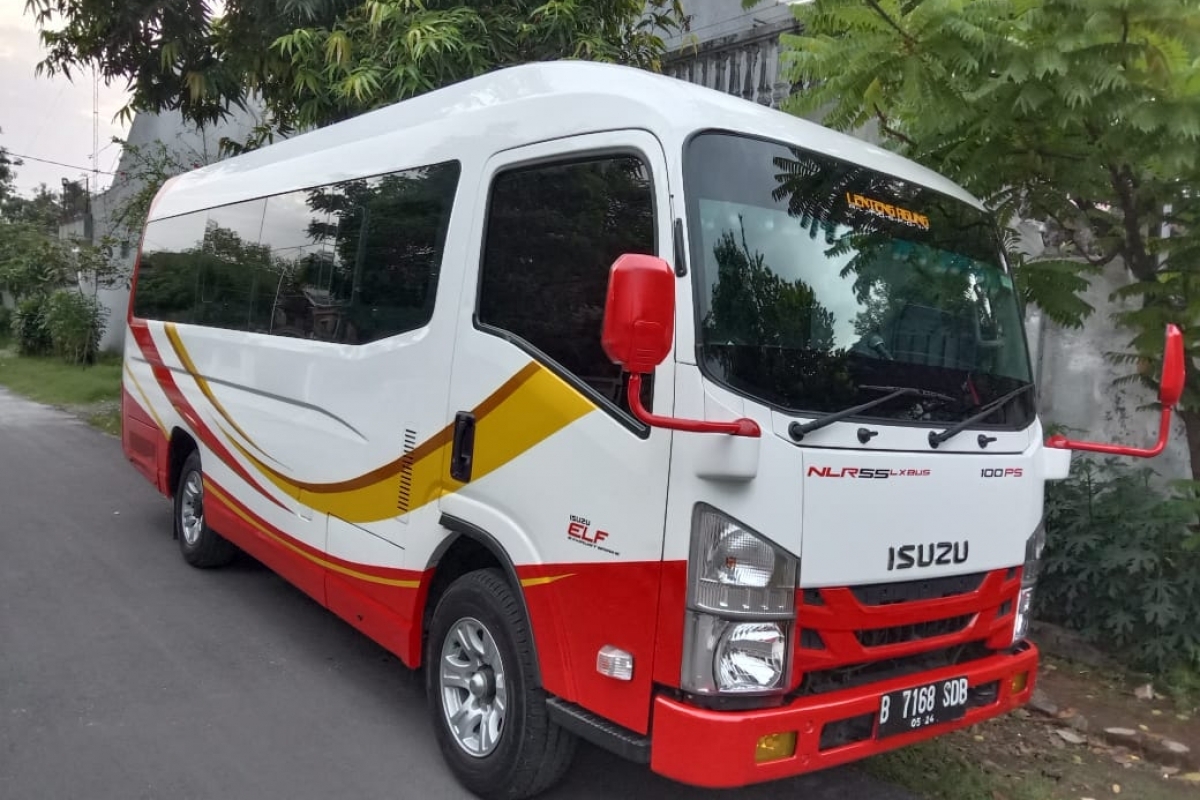 Sewa Mobil Elf Putih Merah - Rental Mobil Elf